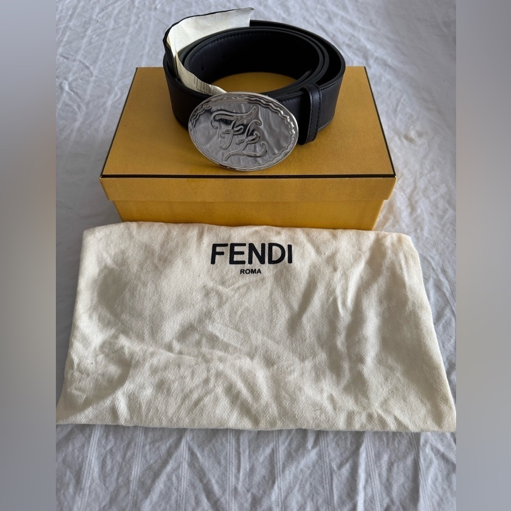 Authentic Fendi Men’s Leather Belt Black Large Silver Oval Buckle Size 100 (40)